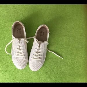 White Women’s Tennis Shoes